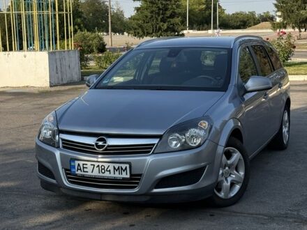 Серый Опель Астра, объемом двигателя 1.6 л и пробегом 212 тыс. км за 5999 $, фото 1 на Automoto.ua