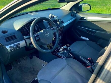 Сірий Опель Астра, об'ємом двигуна 1.7 л та пробігом 32000 тис. км за 6000 $, фото 1 на Automoto.ua