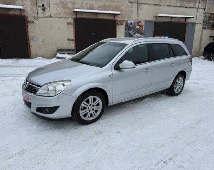 Серый Опель Астра, объемом двигателя 1.6 л и пробегом 201 тыс. км за 5600 $, фото 1 на Automoto.ua