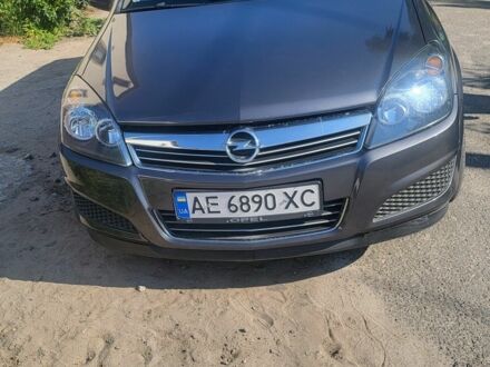 Опель Астра 2010 у Дніпро (Дніпропетровську) на Automoto.ua Сірий Опель Астра, об'ємом двигуна 1.6 л та пробігом 213 тис. км за 6900 $, фото 1 на Automoto.ua