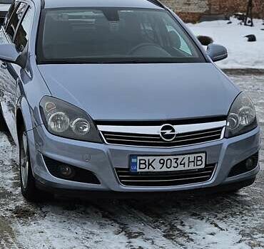 Серый Опель Астра, объемом двигателя 1.7 л и пробегом 269 тыс. км за 5200 $, фото 1 на Automoto.ua