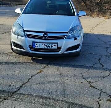 Серый Опель Астра, объемом двигателя 1.6 л и пробегом 260 тыс. км за 5000 $, фото 1 на Automoto.ua