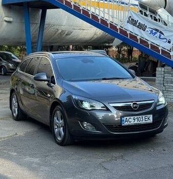 Серый Опель Астра, объемом двигателя 1.7 л и пробегом 230 тыс. км за 6900 $, фото 1 на Automoto.ua