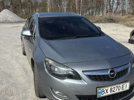 Серый Опель Астра, объемом двигателя 1.7 л и пробегом 211 тыс. км за 6300 $, фото 1 на Automoto.ua