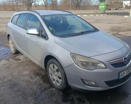 Серый Опель Астра, объемом двигателя 1.7 л и пробегом 212 тыс. км за 4999 $, фото 1 на Automoto.ua