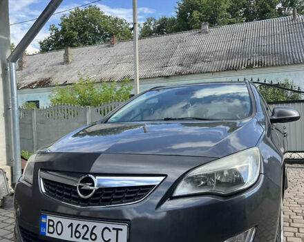 Серый Опель Астра, объемом двигателя 1.7 л и пробегом 260 тыс. км за 5999 $, фото 1 на Automoto.ua