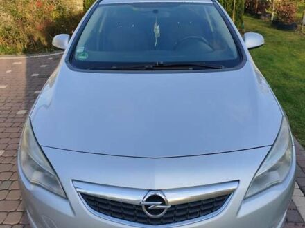 Опель Астра 2011 в Мостисках на Automoto.ua Серый Опель Астра, объемом двигателя 1.7 л и пробегом 309 тыс. км за 7000 $, фото 1 на Automoto.ua
