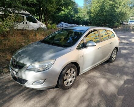 Опель Астра 2011 в Новомосковске на Automoto.ua Серый Опель Астра, объемом двигателя 0 л и пробегом 239 тыс. км за 7500 $, фото 1 на Automoto.ua