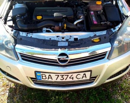 Серый Опель Астра, объемом двигателя 1.7 л и пробегом 200 тыс. км за 4000 $, фото 1 на Automoto.ua