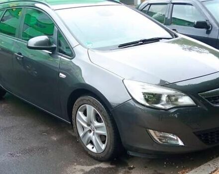 Серый Опель Астра, объемом двигателя 1.7 л и пробегом 246 тыс. км за 7599 $, фото 1 на Automoto.ua