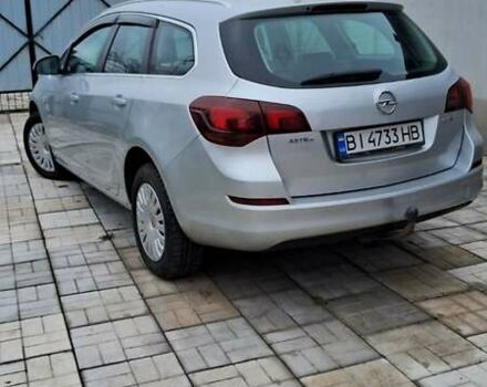 Серый Опель Астра, объемом двигателя 1.7 л и пробегом 266 тыс. км за 7500 $, фото 1 на Automoto.ua