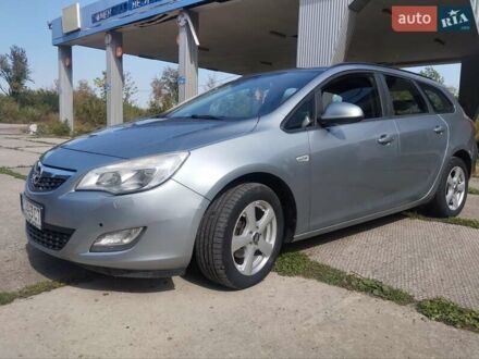 Опель Астра 2011 у Залещиках на Automoto.ua Сірий Опель Астра, об'ємом двигуна 1.4 л та пробігом 330 тис. км за 4750 $, фото 1 на Automoto.ua