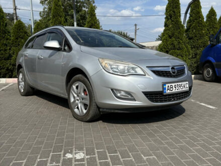 Сірий Опель Астра, об'ємом двигуна 2 л та пробігом 214 тис. км за 8100 $, фото 1 на Automoto.ua