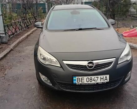 Серый Опель Астра, объемом двигателя 1.69 л и пробегом 256 тыс. км за 8000 $, фото 1 на Automoto.ua