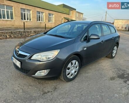 Серый Опель Астра, объемом двигателя 1.69 л и пробегом 200 тыс. км за 6500 $, фото 1 на Automoto.ua