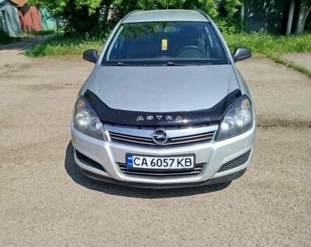 Серый Опель Астра, объемом двигателя 1.7 л и пробегом 208 тыс. км за 5500 $, фото 1 на Automoto.ua