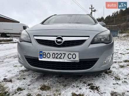 Опель Астра 2011 у Тернополі на Automoto.ua Сірий Опель Астра, об'ємом двигуна 1.96 л та пробігом 240 тис. км за 6500 $, фото 1 на Automoto.ua