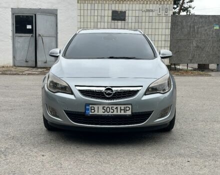 Сірий Опель Астра, об'ємом двигуна 2 л та пробігом 240 тис. км за 7200 $, фото 1 на Automoto.ua