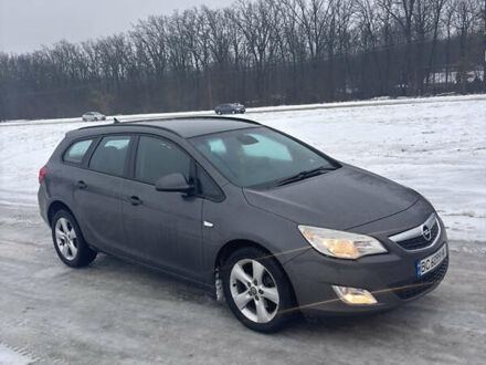 Серый Опель Астра, объемом двигателя 1.7 л и пробегом 260 тыс. км за 6499 $, фото 1 на Automoto.ua