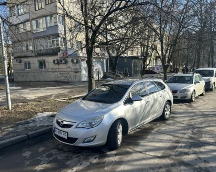 Серый Опель Астра, объемом двигателя 1.7 л и пробегом 330 тыс. км за 5250 $, фото 1 на Automoto.ua