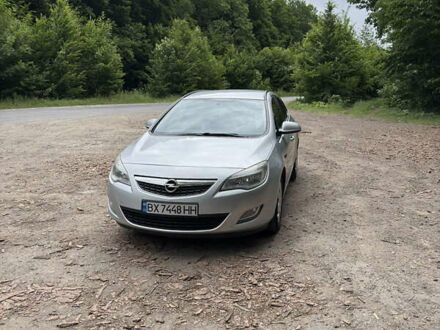 Опель Астра 2011 в Хмельницком на Automoto.ua Серый Опель Астра, объемом двигателя 1.25 л и пробегом 208 тыс. км за 5100 $, фото 1 на Automoto.ua