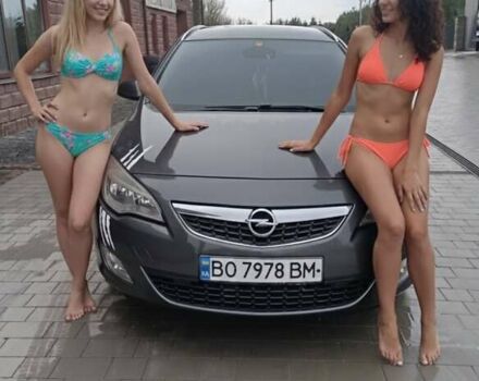 Серый Опель Астра, объемом двигателя 1.7 л и пробегом 240 тыс. км за 7000 $, фото 1 на Automoto.ua