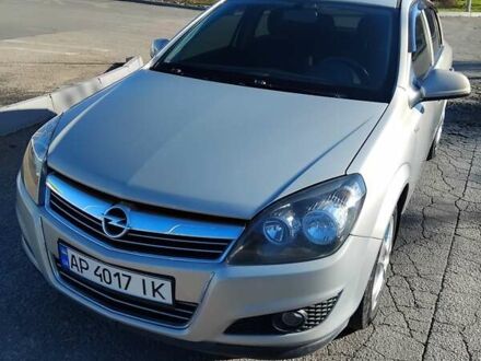 Серый Опель Астра, объемом двигателя 1.4 л и пробегом 205 тыс. км за 5600 $, фото 1 на Automoto.ua