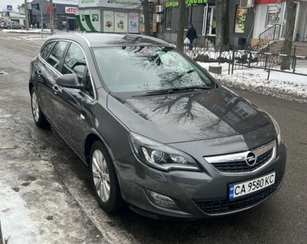 Серый Опель Астра, объемом двигателя 1.7 л и пробегом 230 тыс. км за 8000 $, фото 1 на Automoto.ua