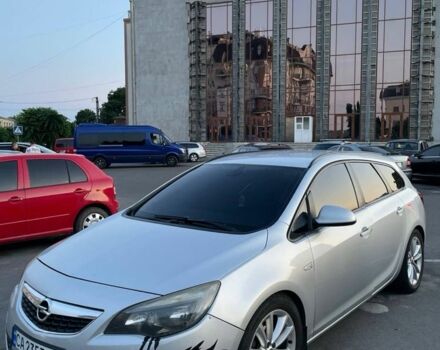 Серый Опель Астра, объемом двигателя 1.3 л и пробегом 321 тыс. км за 6000 $, фото 1 на Automoto.ua