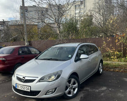 Опель Астра 2011 в Львове на Automoto.ua Серый Опель Астра, объемом двигателя 1.96 л и пробегом 243 тыс. км за 7900 $, фото 1 на Automoto.ua