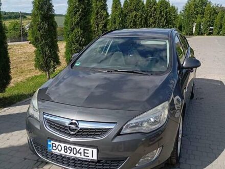 Опель Астра 2011 в Тернополе на Automoto.ua Серый Опель Астра, объемом двигателя 1.69 л и пробегом 228 тыс. км за 6100 $, фото 1 на Automoto.ua