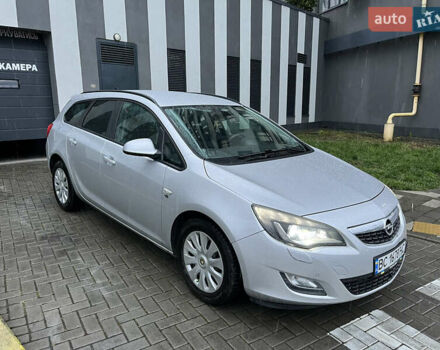 Сірий Опель Астра, об'ємом двигуна 1.96 л та пробігом 302 тис. км за 8600 $, фото 1 на Automoto.ua