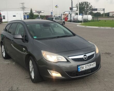 Серый Опель Астра, объемом двигателя 1.7 л и пробегом 240 тыс. км за 6500 $, фото 1 на Automoto.ua