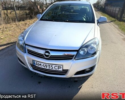 Серый Опель Астра, объемом двигателя 1.6 л и пробегом 256 тыс. км за 5000 $, фото 1 на Automoto.ua