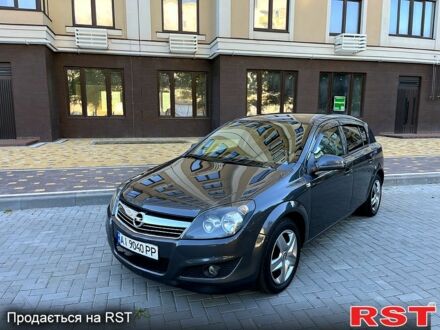 Опель Астра 2012 в Николаеве на Automoto.ua Серый Опель Астра, объемом двигателя 1.6 л и пробегом 175 тыс. км за 5400 $, фото 1 на Automoto.ua