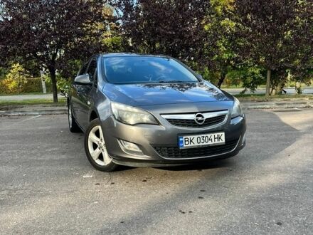 Сірий Опель Астра, об'ємом двигуна 1.7 л та пробігом 304 тис. км за 4999 $, фото 1 на Automoto.ua