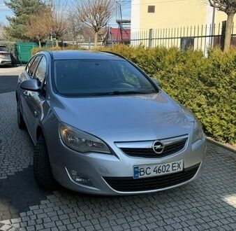 Сірий Опель Астра, об'ємом двигуна 1.7 л та пробігом 378 тис. км за 6500 $, фото 1 на Automoto.ua