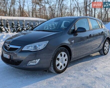 Серый Опель Астра, объемом двигателя 1.4 л и пробегом 174 тыс. км за 8350 $, фото 1 на Automoto.ua