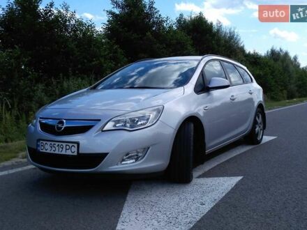 Опель Астра 2012 в Львове на Automoto.ua Серый Опель Астра, объемом двигателя 1.7 л и пробегом 225 тыс. км за 7100 $, фото 1 на Automoto.ua