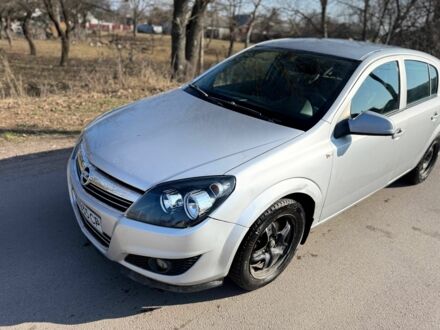 Серый Опель Астра, объемом двигателя 1.6 л и пробегом 199 тыс. км за 5000 $, фото 1 на Automoto.ua