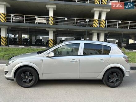 Опель Астра 2012 в Харькове на Automoto.ua Серый Опель Астра, объемом двигателя 1.6 л и пробегом 139 тыс. км за 8200 $, фото 1 на Automoto.ua
