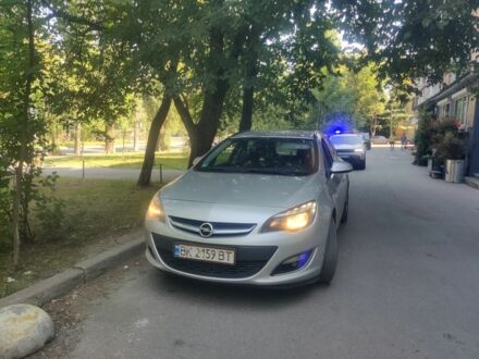 Серый Опель Астра, объемом двигателя 1.7 л и пробегом 350 тыс. км за 5965 $, фото 1 на Automoto.ua