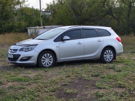 Опель Астра 2013 в Краматорске на Automoto.ua Серый Опель Астра, объемом двигателя 2 л и пробегом 288 тыс. км за 7900 $, фото 1 на Automoto.ua
