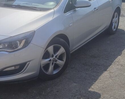 Серый Опель Астра, объемом двигателя 1.7 л и пробегом 221 тыс. км за 8000 $, фото 1 на Automoto.ua