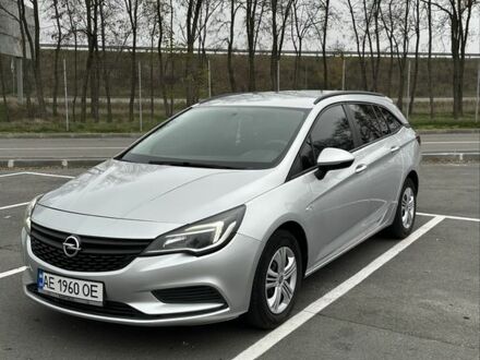 Серый Опель Астра, объемом двигателя 1.6 л и пробегом 156 тыс. км за 8800 $, фото 1 на Automoto.ua