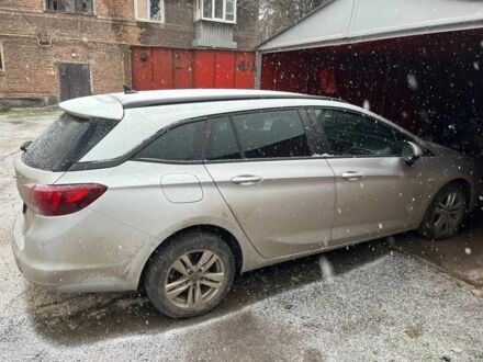 Серый Опель Астра, объемом двигателя 0 л и пробегом 300 тыс. км за 4000 $, фото 1 на Automoto.ua