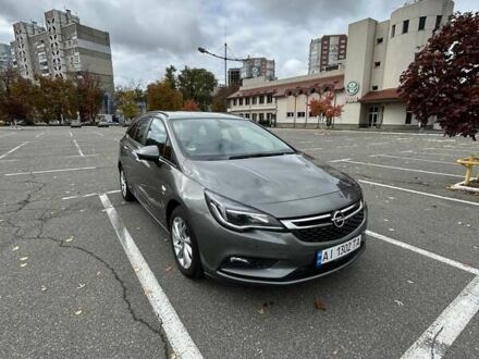 Серый Опель Астра, объемом двигателя 1.6 л и пробегом 218 тыс. км за 11000 $, фото 1 на Automoto.ua