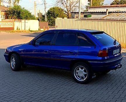 Синий Опель Астра, объемом двигателя 2 л и пробегом 350 тыс. км за 3500 $, фото 1 на Automoto.ua