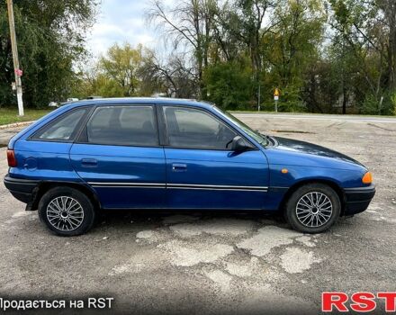 Синий Опель Астра, объемом двигателя 1.4 л и пробегом 250 тыс. км за 850 $, фото 4 на Automoto.ua