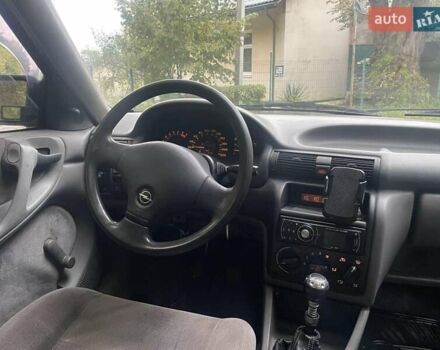 Синий Опель Астра, объемом двигателя 1.6 л и пробегом 300 тыс. км за 1500 $, фото 14 на Automoto.ua